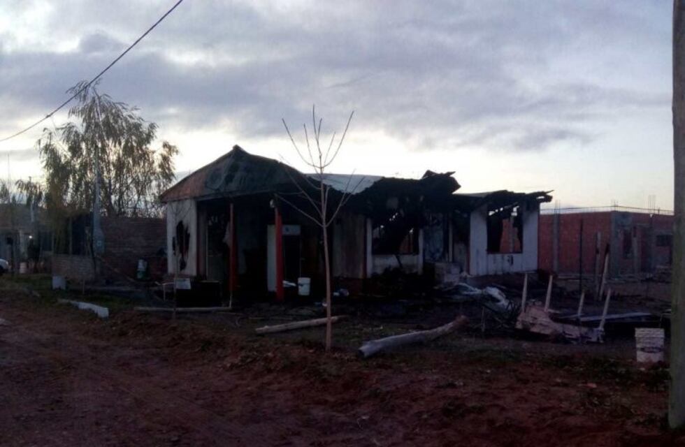 Murió un nene neuquino en un incendio en Valentina Norte