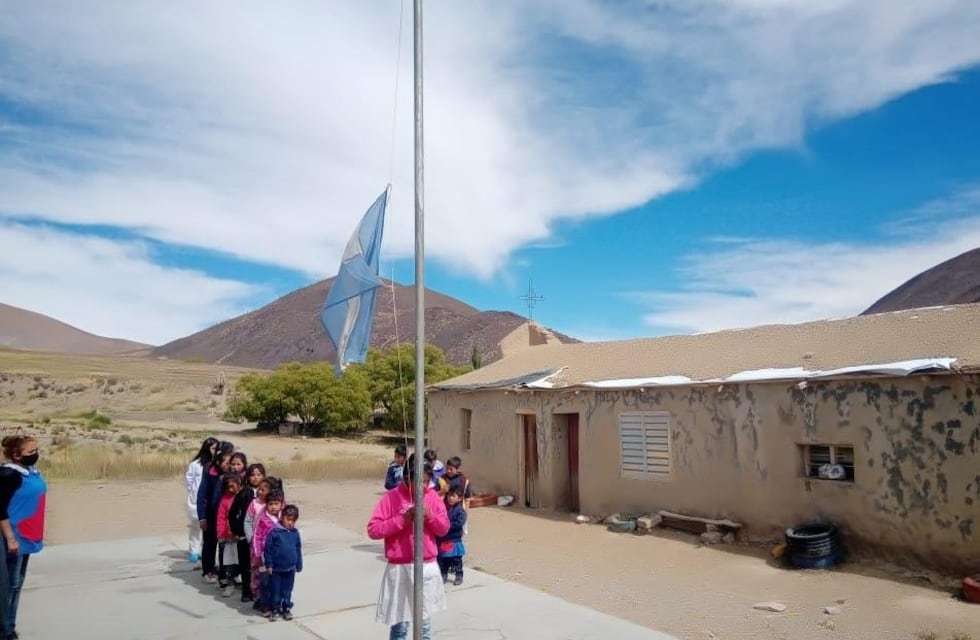 Después de más un año sin clases presenciales una escuela de la Puna salteña recibió a sus alumnos