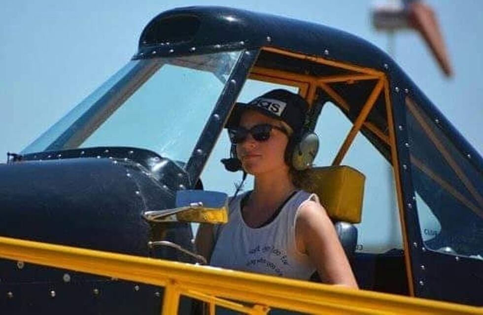 Quién es Lucía Vastik, la piloto cordobesa de 22 años que se asoma como referente en el mundo de la aviación
