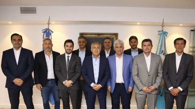 Los 10 gobernadores electos del PRO y radicales se reunieron para ponerle límites al presidente electo.