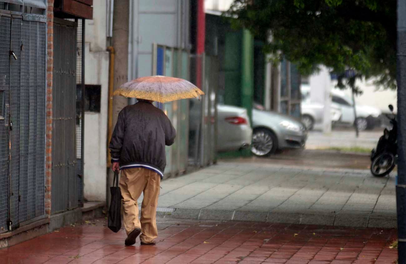 Lluvia y baja de temperatura en Córdoba tras la ola de calor. (Ramiro Pereyra/ La Voz)