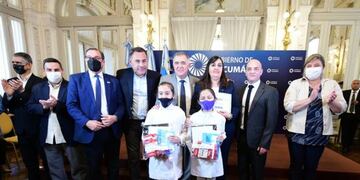 Se realizó la entrega de 6.500 kits escolares a establecimientos educativos, gremios y organizaciones sociales