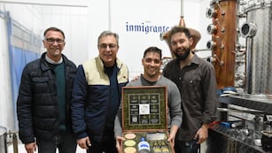 Recorrida por la fábrica de gin rafaelina