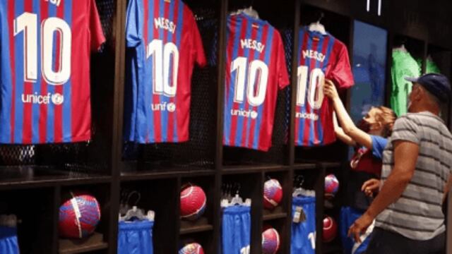 Las camisetas de Barcelona con el 10 de Messi están en liquidación. / Gentileza.