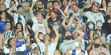 Los hinchas de Talleres seguramente se movilizarán con una multitud para el duelo con Godoy Cruz (Foto Javier Ferreyra).