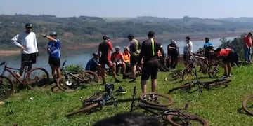 Primera Travesía Ciclística en Puerto Esperanza: enorme cantidad de inscriptos.