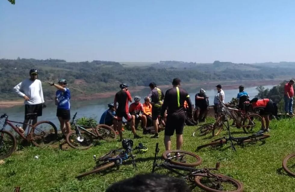 Primera Travesía Ciclística en Puerto Esperanza: enorme cantidad de inscriptos