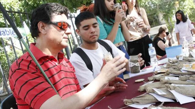 Estudiantes no vidente y emprendedores en San Juan.