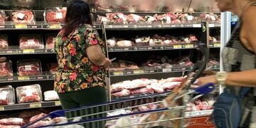 Miles de chilenos viajaron a Mendoza a comprar mercadería por la diferencia de precios.