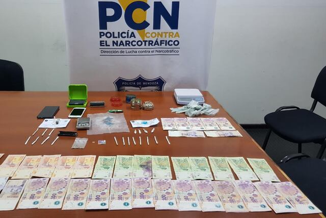 En tres allanamientos detuvieron a la misma cantidad de personas y descubrieron dos viveros de cannabis, además de un depósito con todo tipo de drogas. Foto: Prensa Ministerio de Seguridad de Mendoza.