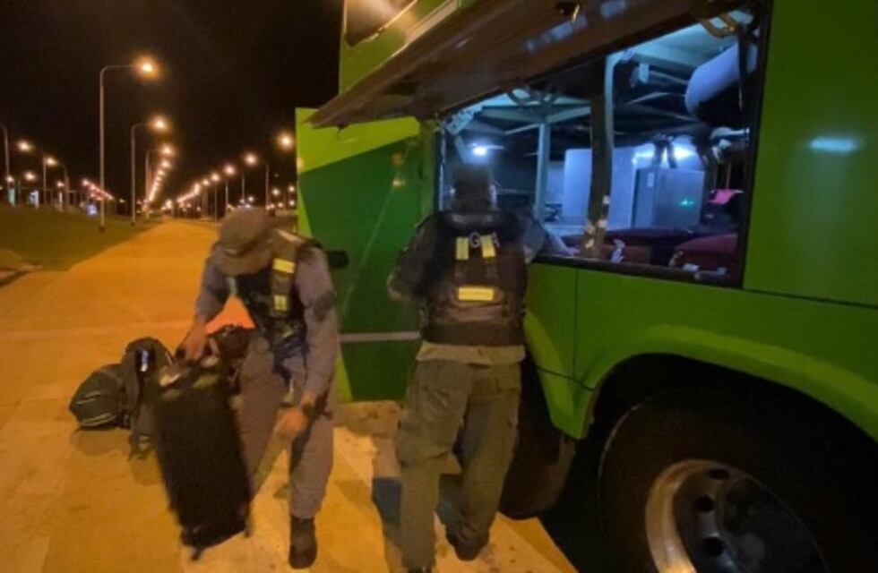 Ómnibus que transportaba marihuana salió de Puerto Iguazú y fue detenido en el paraje Centinela
