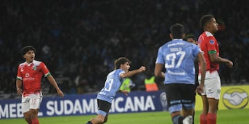 El despegue de Juan Velázquez, el jugador de Belgrano que más aumentó su valor. Entre los cinco primeros también está Mariano Troilo (37 en el dorsal).