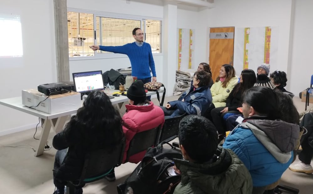 Docentes de la Cátedra de Manejo de Cuencas Hidrogeográficas de la UNSa presentaron en su visita a Jujuy una tesis referida al estado y conservación de áreas de ribera en la cuenca del río Xibi Xibi.