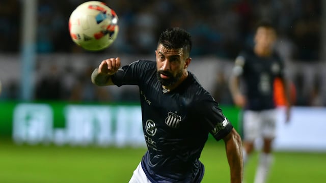 Michael Santos busca su mejor versión. Lindo desafío en la visita de Talleres a Independiente (Federico López Claro / Archivo)
