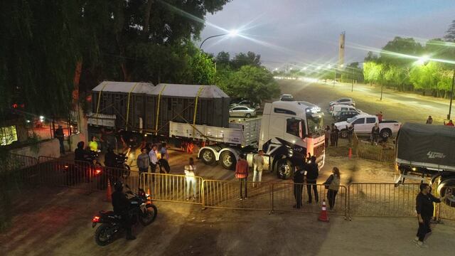 Viajan rumbo al santuario en Brasil las elefantas Pocha y Guillermina.