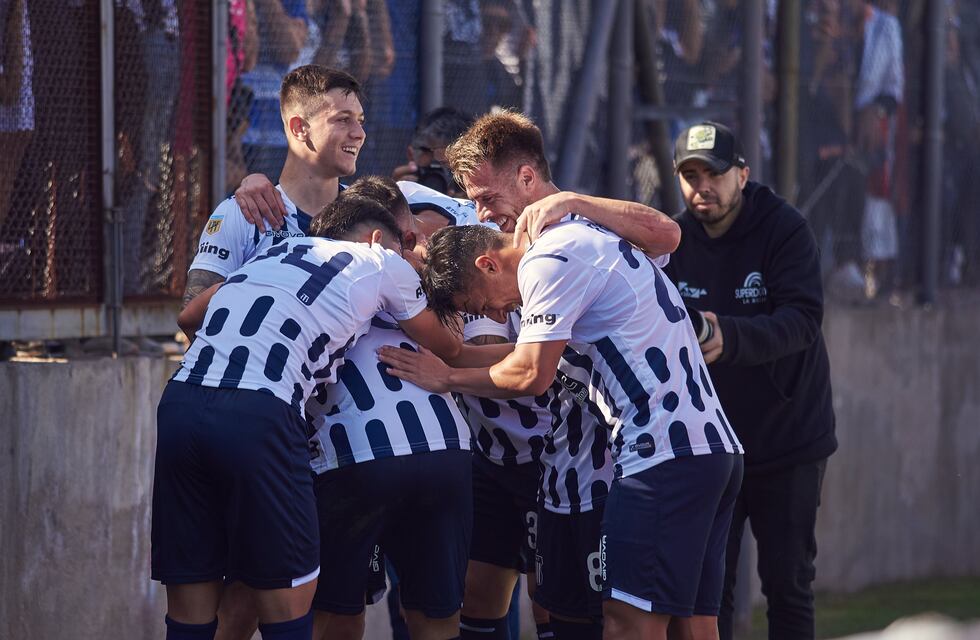 Videos: Talleres le ganó bien a Chacarita por la Copa Argentina y sigue adelante