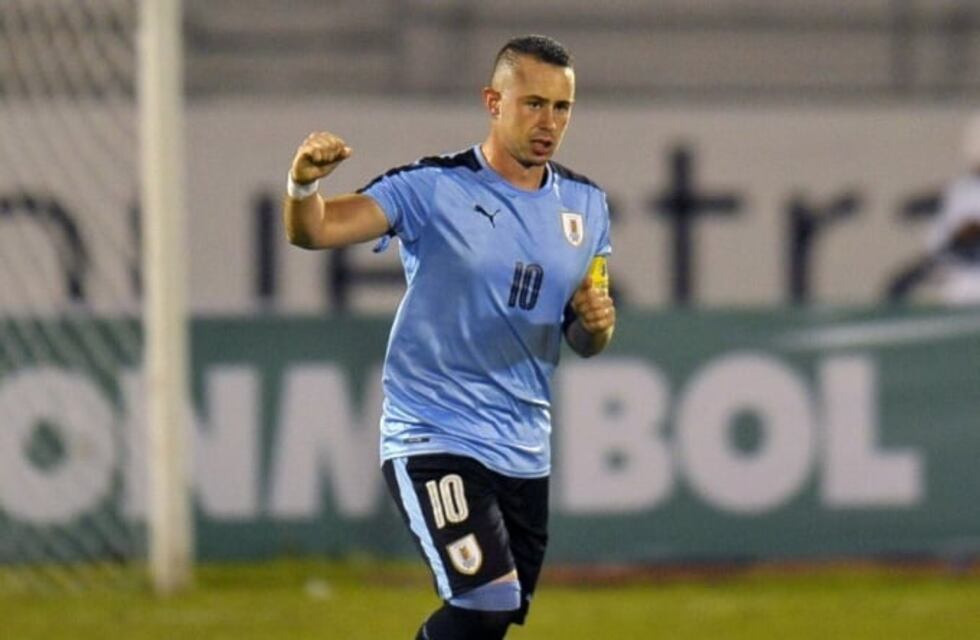 Rodrigo Amaral no viajó a Santa Fe y se trabó su llegada a Colón