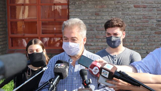 Votó Roberto Mirabella, en la escuela Mahatma Gandhi