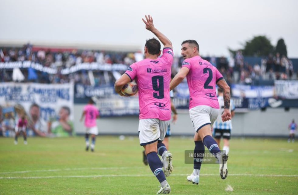 Video: a Racing se le escapó de manera increíble, ganaba 2-0 y vuelve sin nada
