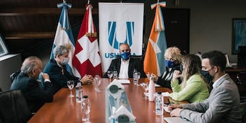 El embajador de la confederación suiza fue recibido por funcionarios de la Municipalidad de Ushuaia