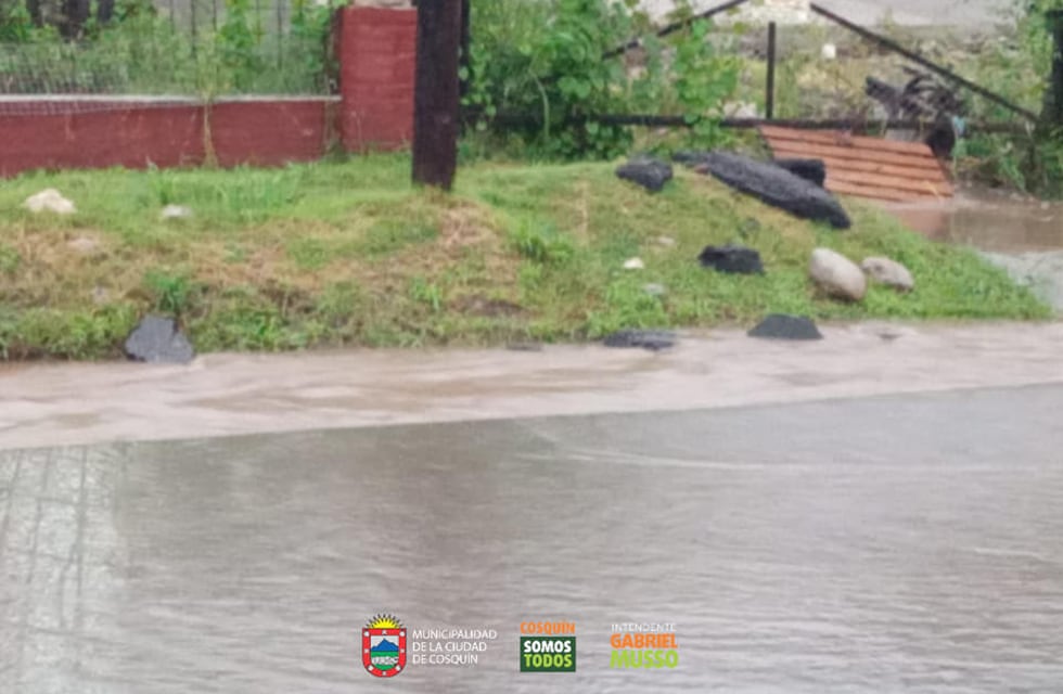 Un fuerte temporal de agua, granizo y viento azotó a la ciudad de Cosquín
