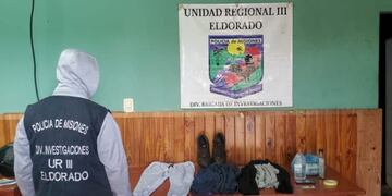 Hallan nuevos elementos que incriminan al detenido por el incendio a los patrulleros en Eldorado.