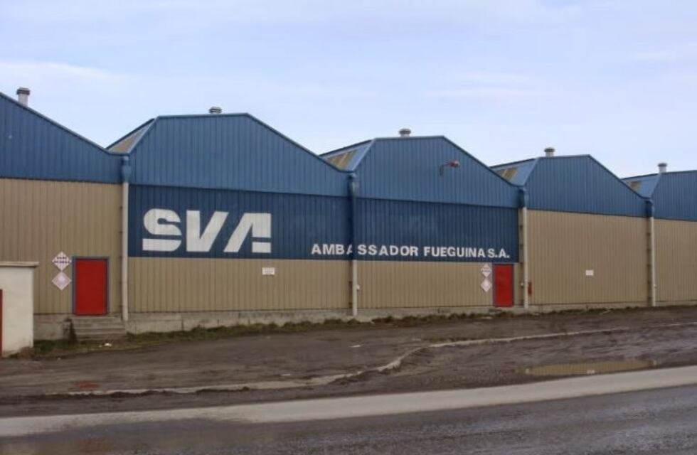 Crisis industrial: Ambassador suspendió 120 empleados