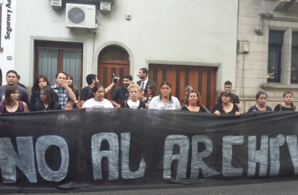 Para que no se archiven las causas, familiares de víctimas de violencia institucional marcharon a la Fiscalía Regional
