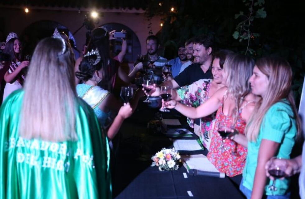 Colonia Caroya presentó la 51° Fiesta Provincial de la Vendimia