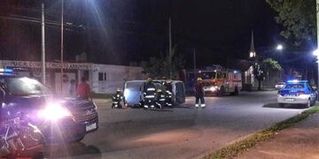 Volcó un auto en Dalle Mura y Av\u002E Alfonsín en Arroyito