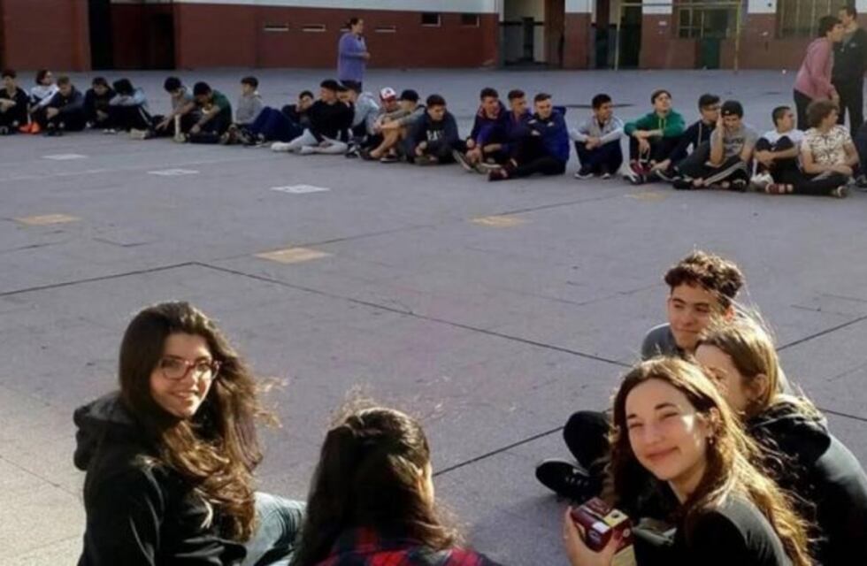 Choferes que llevaban chicos a un viaje solidario dieron positivo en alcohol y drogas