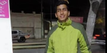 Martín Strada tiene 19 años y ocupa su tiempo libre en hacer casitas para peros callejeros\u002E