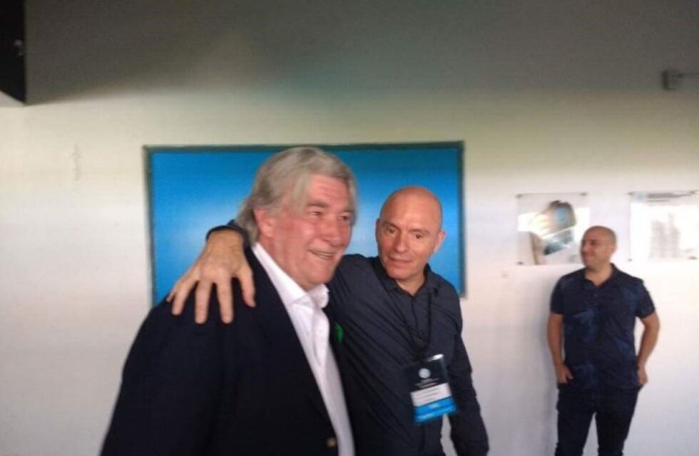 Armando Pérez llegó al Kempes, entre hinchas de Talleres