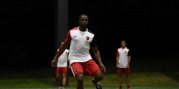 El delantero será sometido a estudios pero es difícil que pueda estar presente el próximo fin de semana\u002E (CANOB)