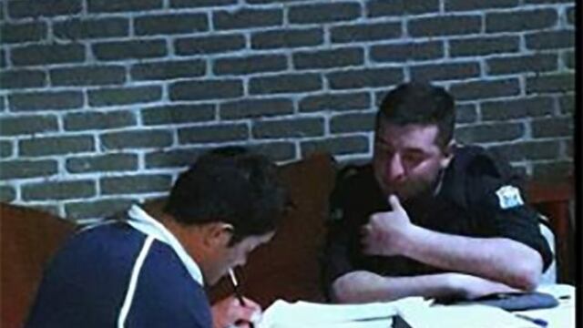 Policía ayuda a leer y a escribir\u002E