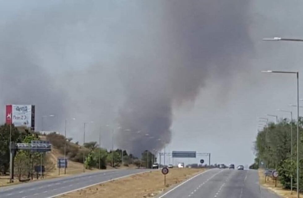 Se reactivó el incendio a la vera de la autopista Córdoba-Carlos Paz