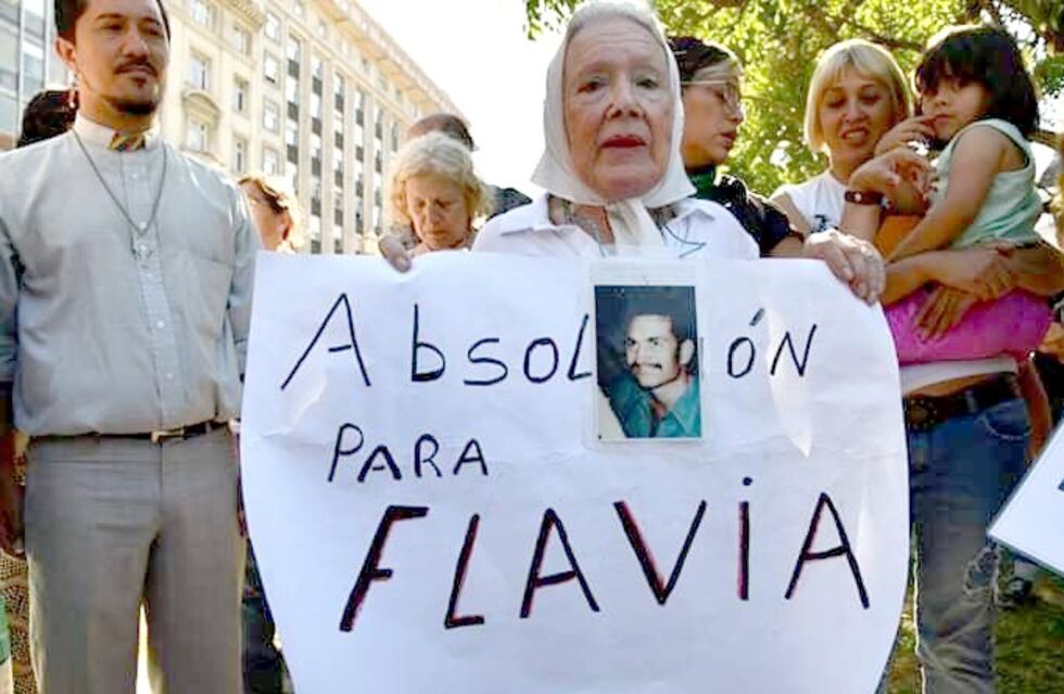Cortiñas pidió la liberación de Flavia Saganías, condenada por instigar un ataque contra su expareja