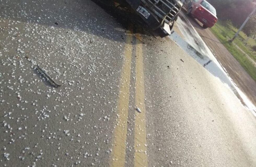 Choque de camiones, sin heridos, en ruta A005