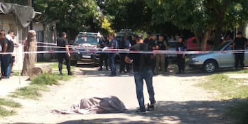 La ex PDI volvió a trabajar cerca de la sala de juegos y el hotel Pullman este lunes\u002E (@radio2rosario)