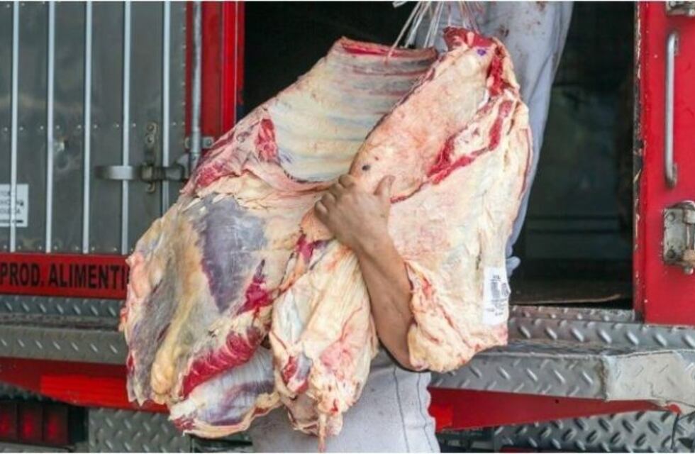 Productores donaron 200 kg de carne para comedores comunitarios de Montecarlo