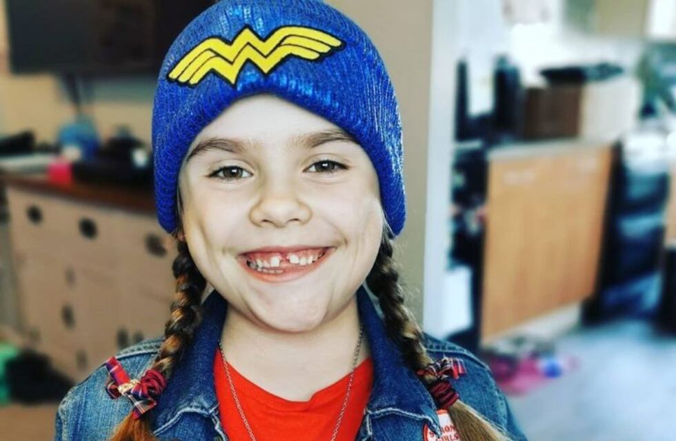 Una niña que pierde la capacidad de caminar completa el agotador "Maratón Challenge"