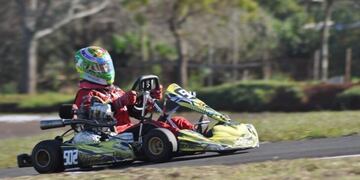 Bundziak dio 80 vueltas en el circuito\u002E