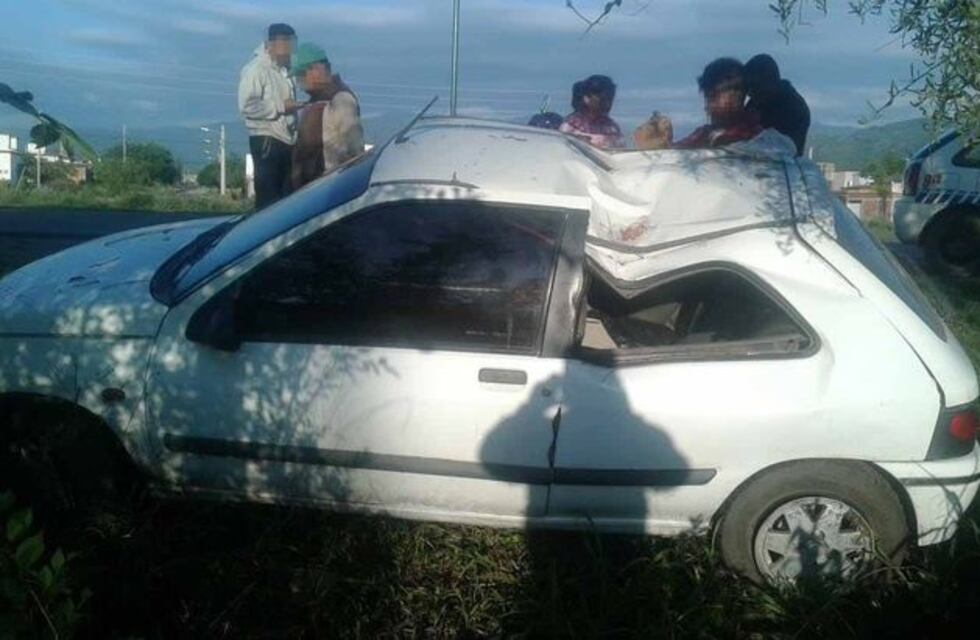 Manejaba alcoholizado y chocó contra un árbol en avenida Bolivia