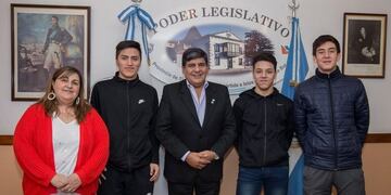 MOnica Arguello visita la Legislatura de TDF