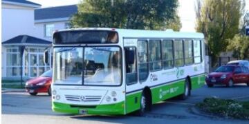 Maxia puso en servicio 4 colectivos hasta pagar el aguinaldo