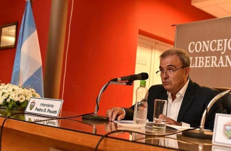 Coronavirus: Pedro Pesatti firmó dos DNU