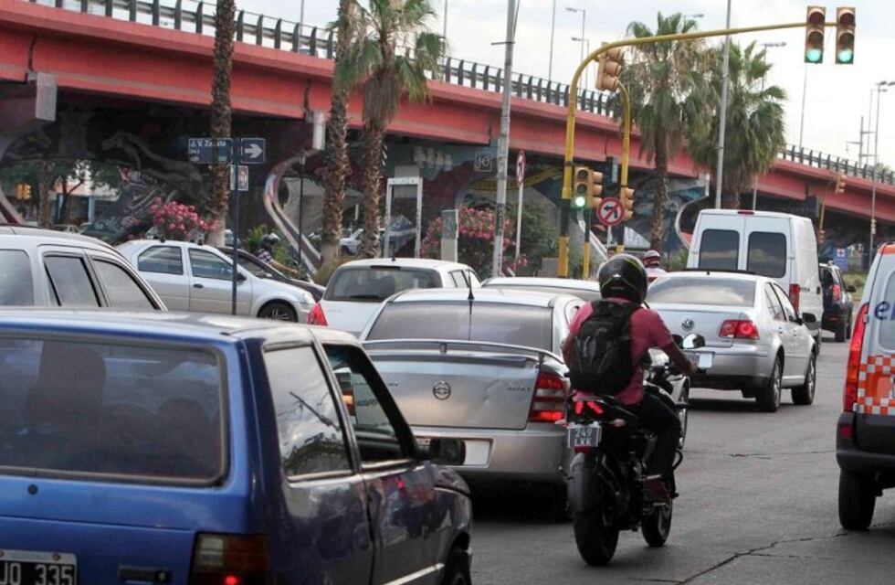 Durante enero no se podrá circular por las vías centrales de la Costanera