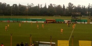 El partido de Instituto y Flandria (foto: @Contragolpe610)\u002E
