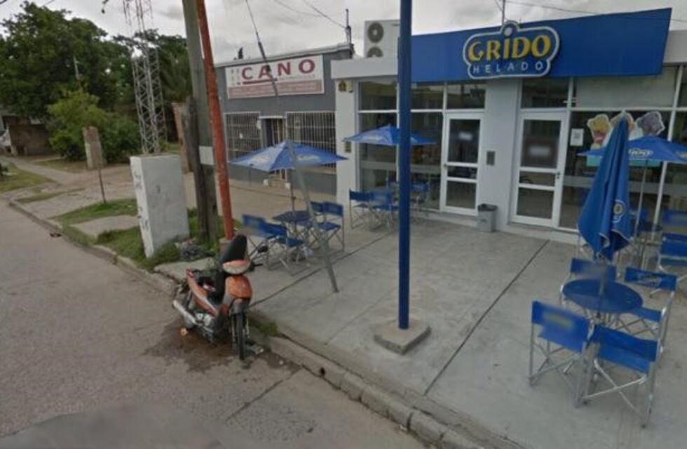 Una adolescente drogada causó estragos en una heladería e hirió a una mujer