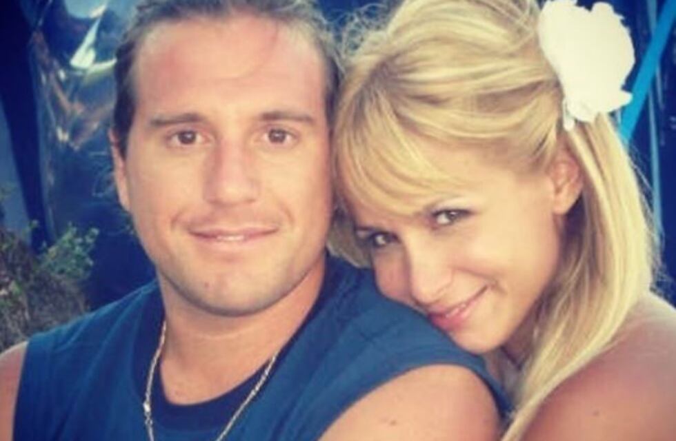 La esposa de Seba Cobelli le encontró una tanga en auto y él debió usarla en la playa